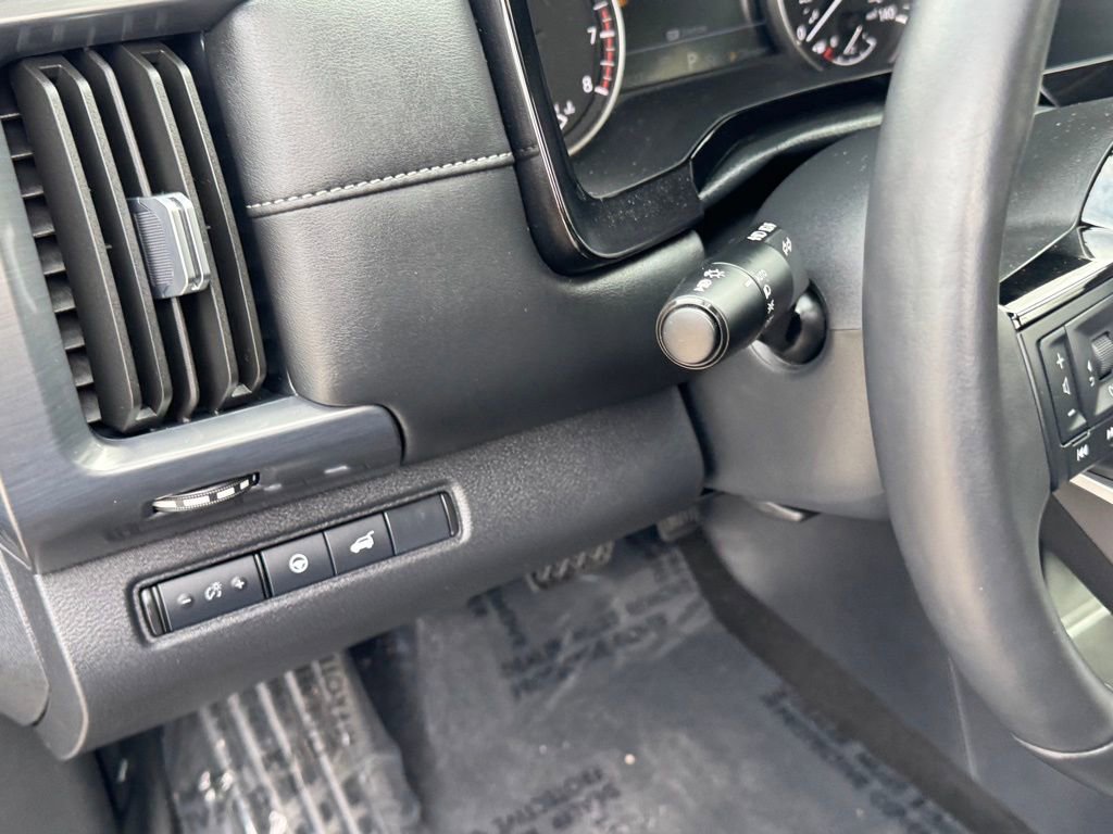 Certified 2025 Nissan Pathfinder SL image 15