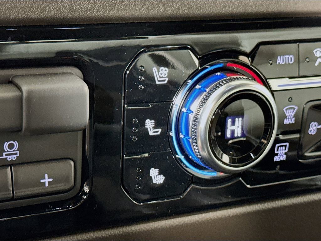 Certified 2026 GMC Sierra 1500 SLT image 28