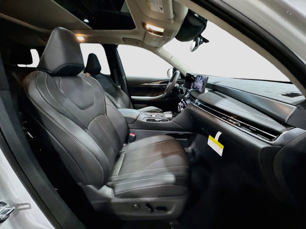 New 2027 INFINITI QX60 Luxe w/ Cargo Package FWD image 31