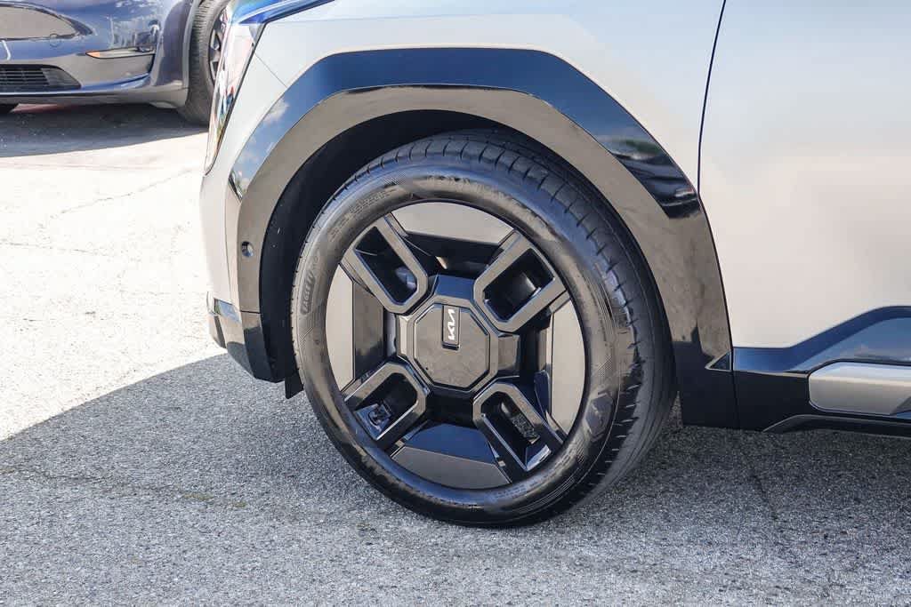 Certified 2024 Kia EV9 GT-Line AWD/4WD image 9