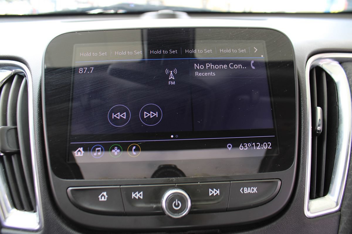 Used 2020 Chevrolet Malibu LT FWD image 28