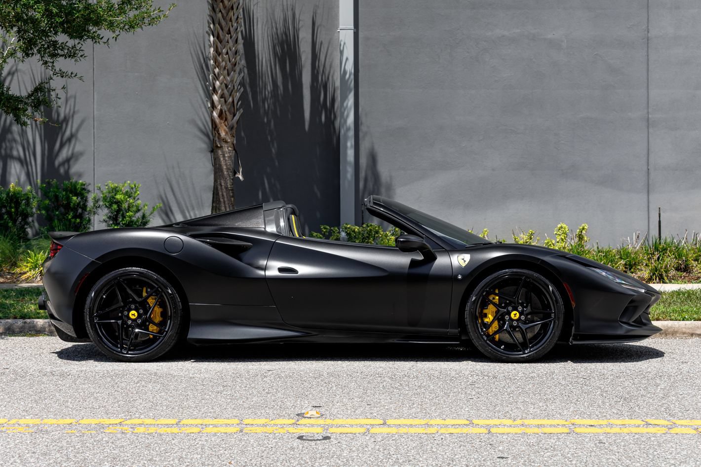 Used 2022 Ferrari F8 Tributo RWD image 10