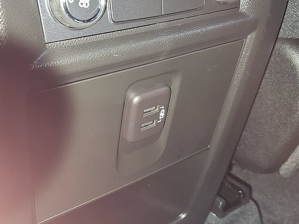 Used 2023 Chevrolet Traverse LT AWD/4WD image 21