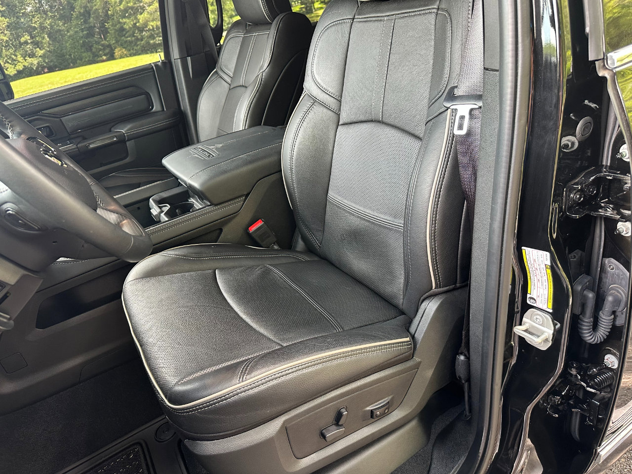 Used 2023 RAM 2500 Limited image 14