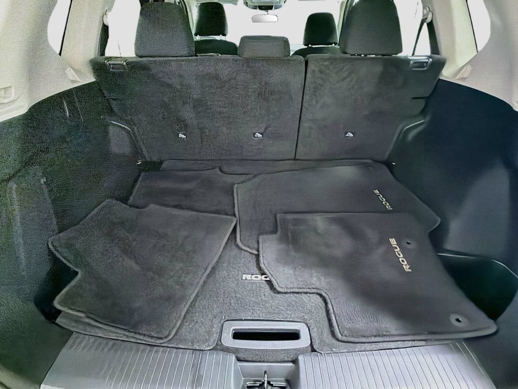Used 2024 Nissan Rogue S FWD image 25
