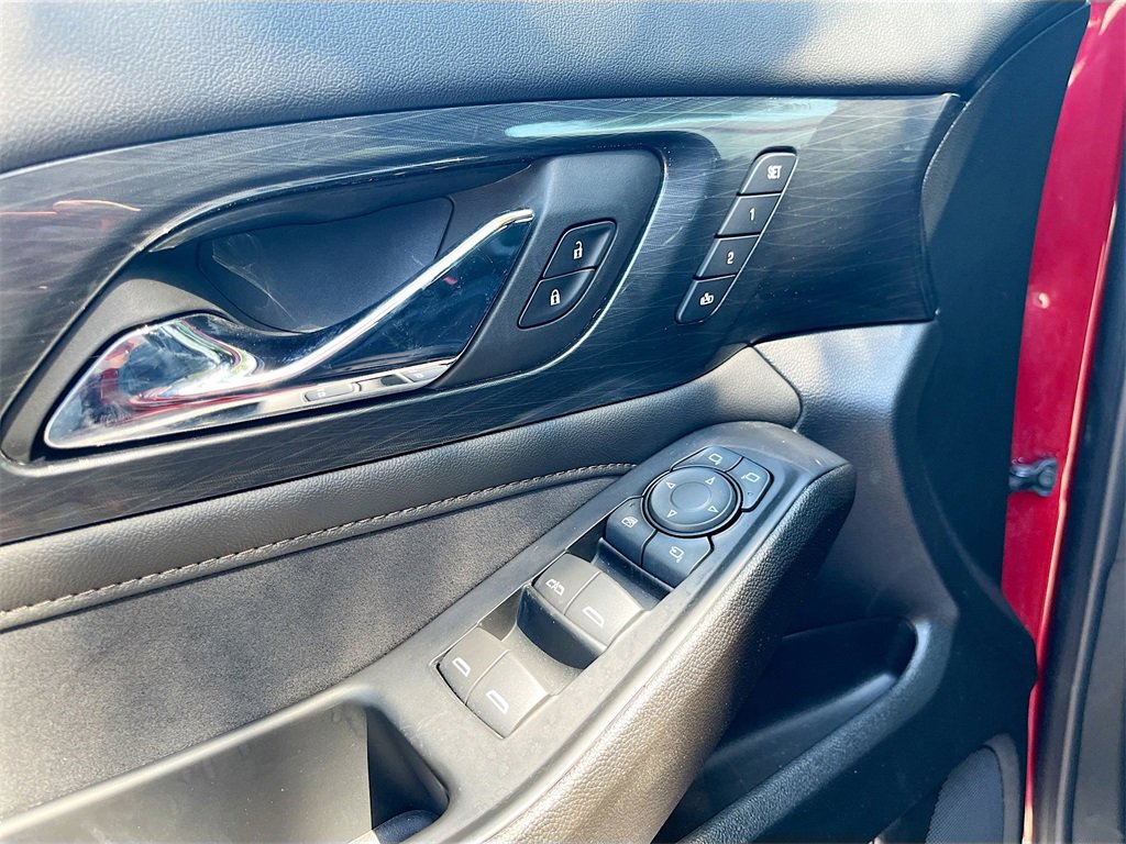 Used 2023 Chevrolet Traverse High Country image 18