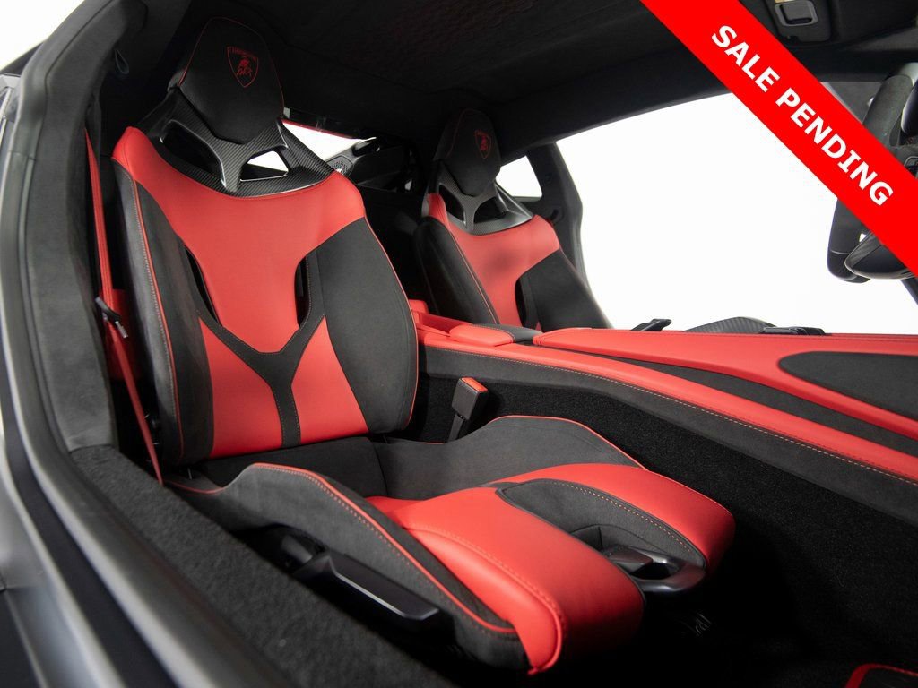 Used 2024 Lamborghini Revuelto image 38