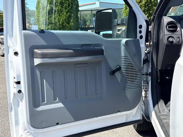 Used 2016 Ford F250 XL w/ Camper Package RWD image 15
