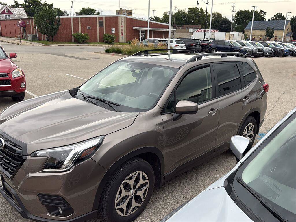 Used 2022 Subaru Forester Premium AWD/4WD image 22