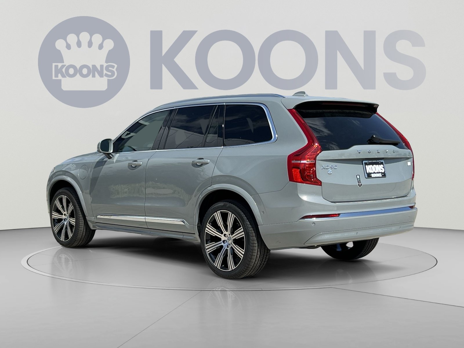 Used 2024 Volvo XC90 T8 Plus w/ Protection Package Premier AWD/4WD image 4