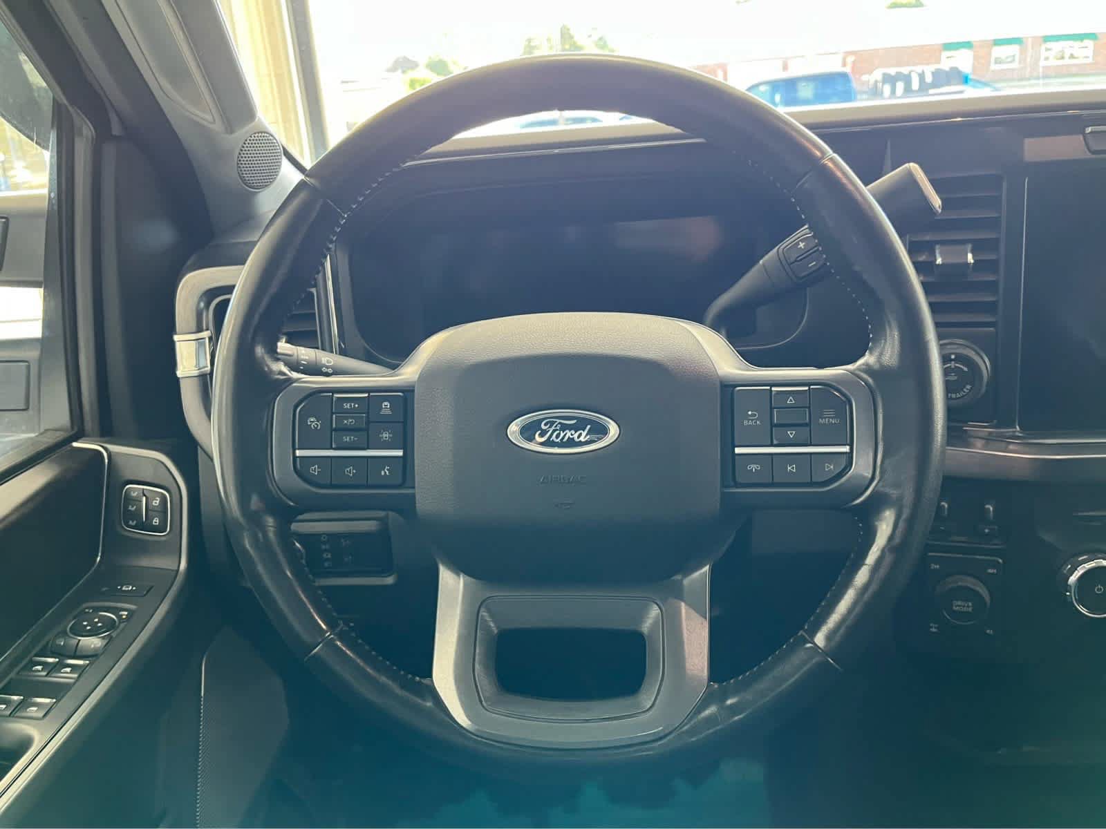 Used 2023 Ford F350 Lariat w/ Tow Technology Package AWD/4WD image 14
