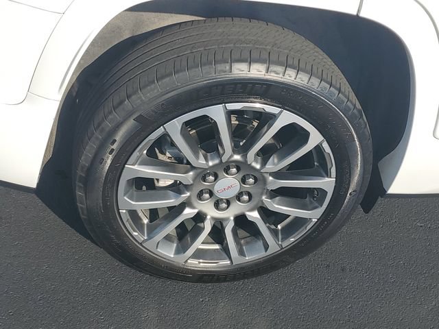 Certified 2023 GMC Acadia Denali w/ Denali Ultimate Package AWD/4WD image 5