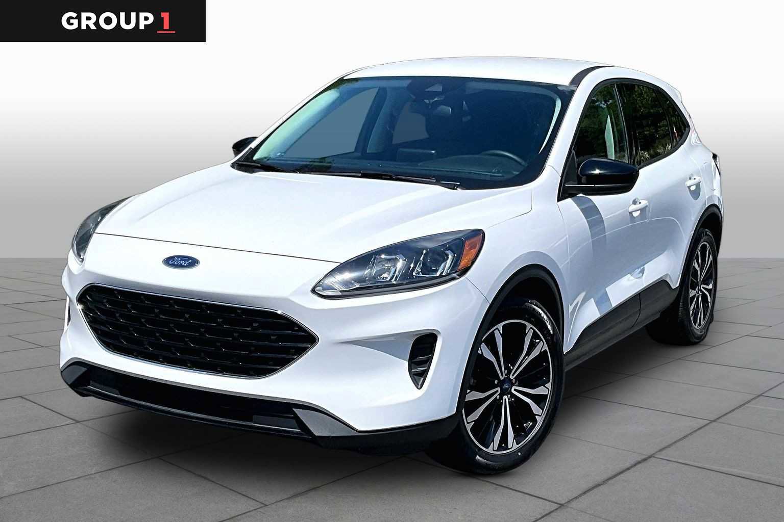 Used 2021 Ford Escape SE w/ SE Sport Appearance Package FWD image 1