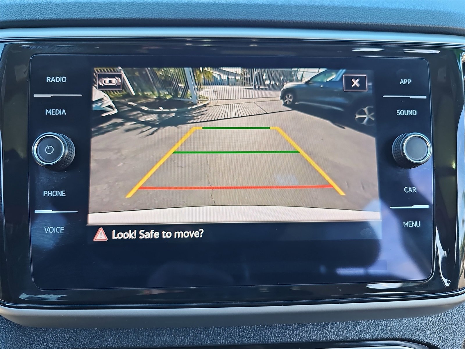 Used 2023 Volkswagen Atlas SE w/ Panoramic Sunroof Package image 25