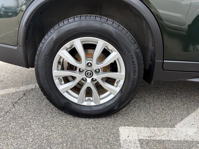 Used 2020 Nissan Rogue SV image 14