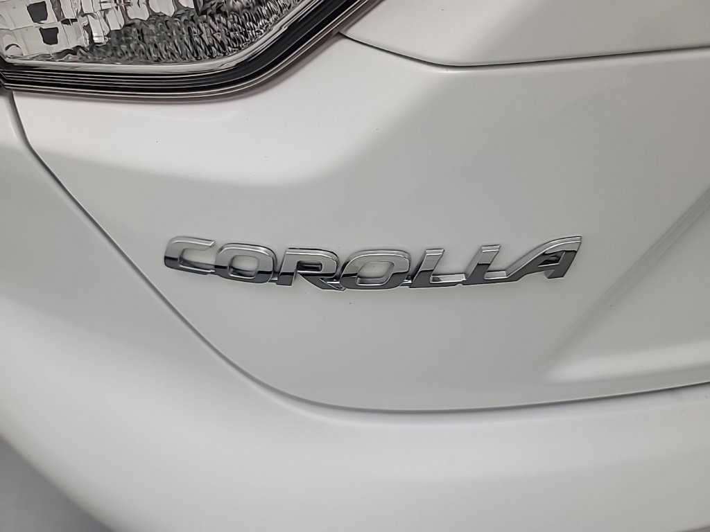 Used 2025 Toyota Corolla LE FWD image 12