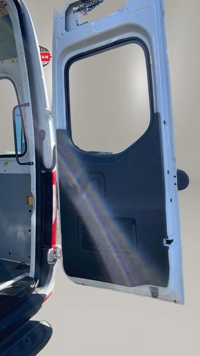 Used 2023 Mercedes-Benz Sprinter 2500 image 32