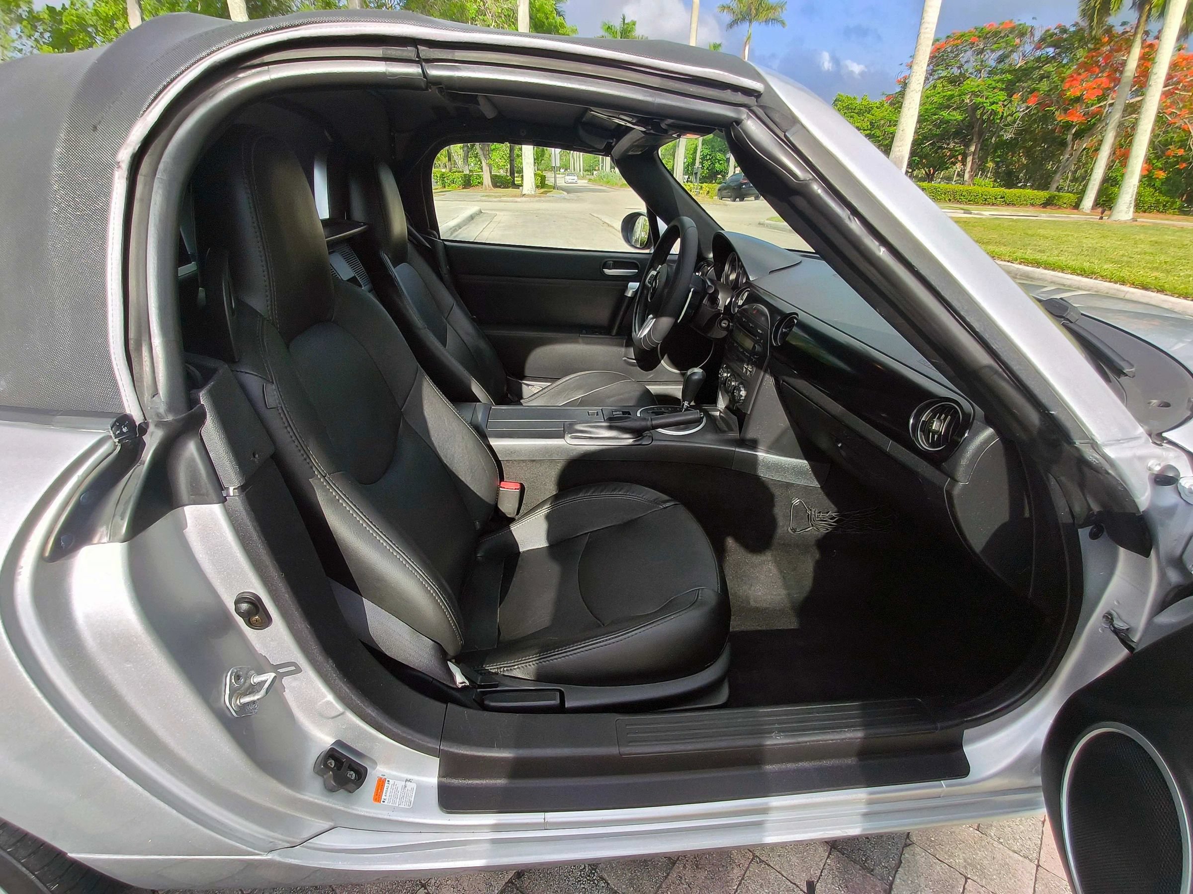 Used 2006 MAZDA MX-5 Miata Grand Touring RWD image 41