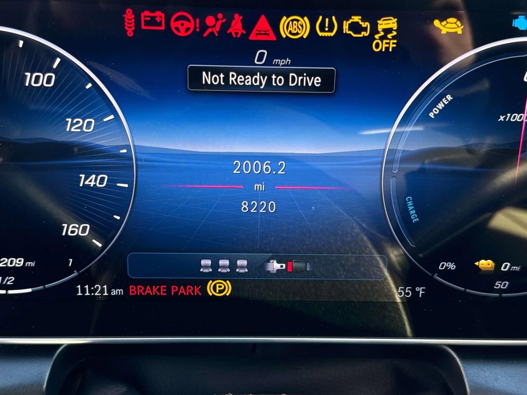 Used 2025 Mercedes-Benz GLC 350e 4MATIC image 23