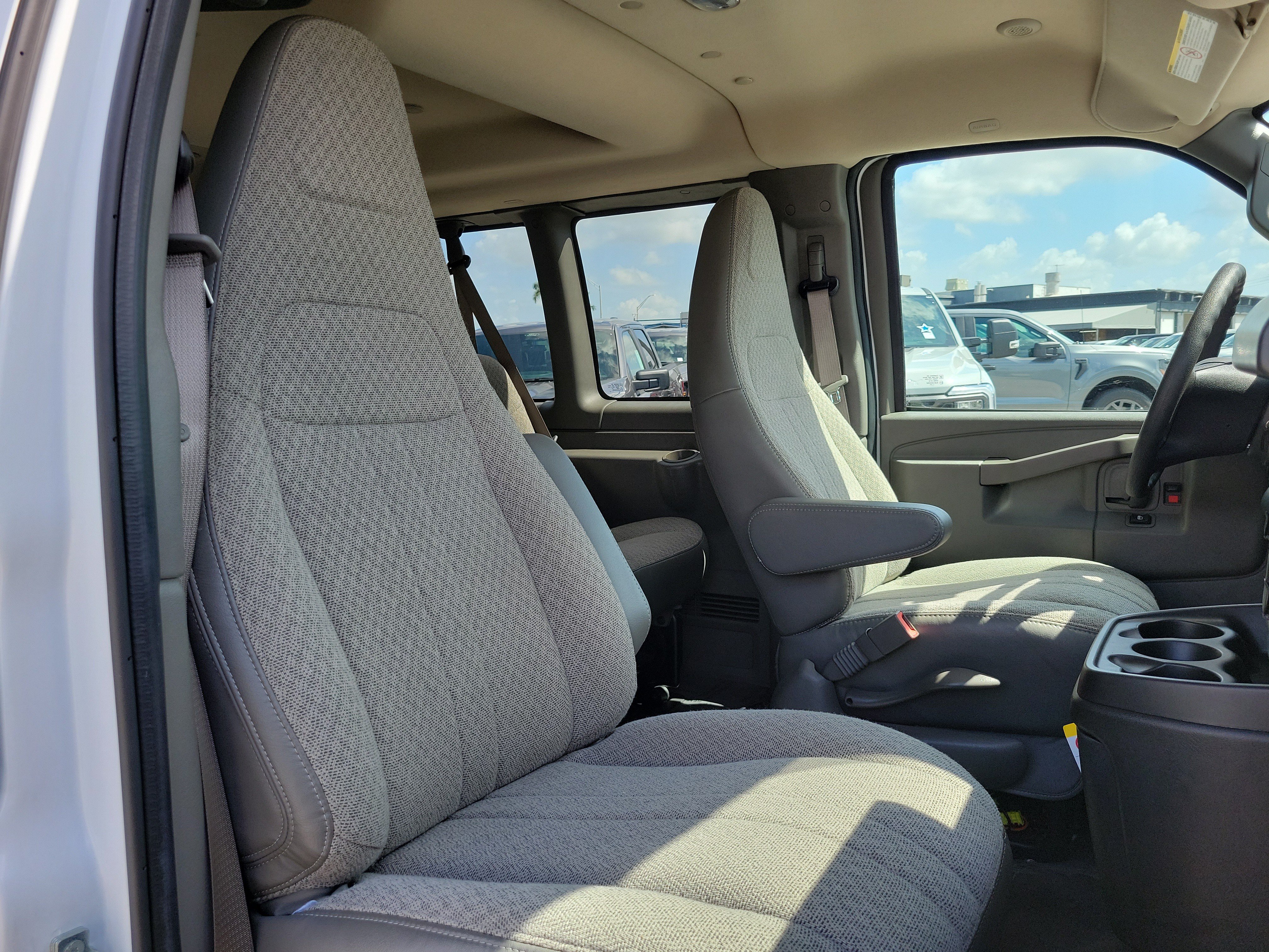 Used 2025 Chevrolet Express 3500 LT w/ LT Preferred Equipment Group RWD image 20