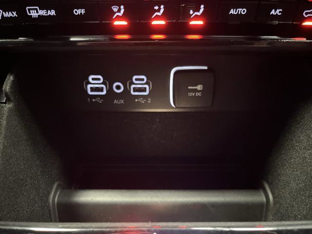 Used 2022 Jeep Grand Cherokee Limited image 24