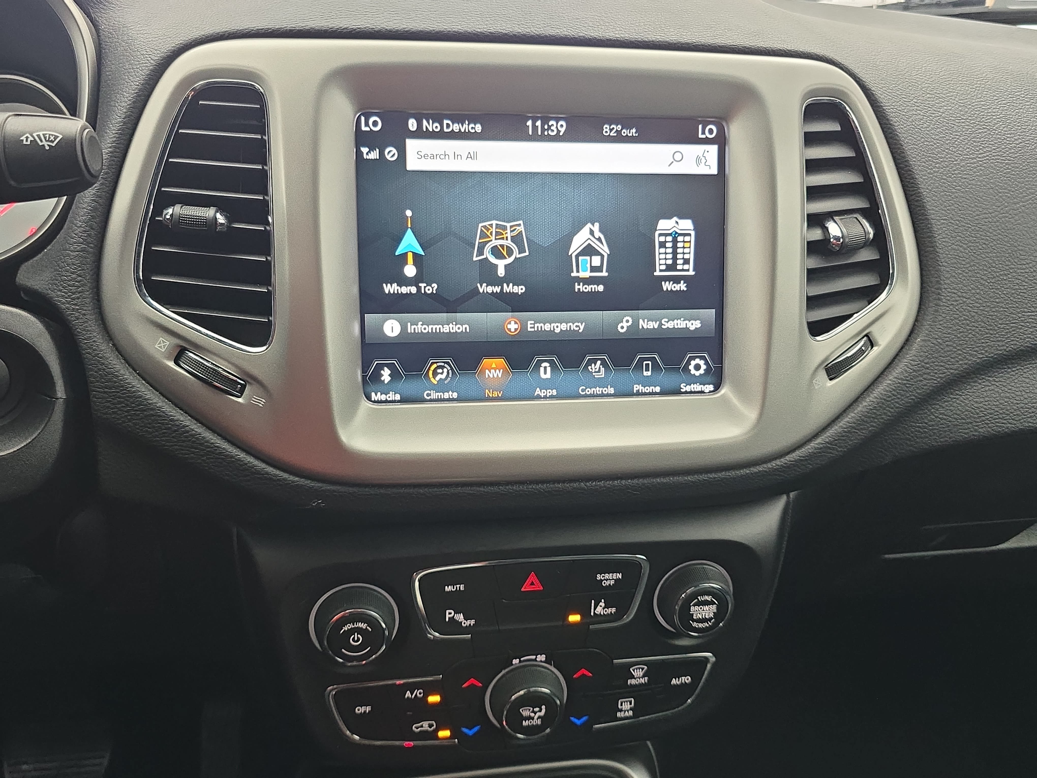 Used 2021 Jeep Compass Latitude w/ Sun and Sound Group AWD/4WD image 20