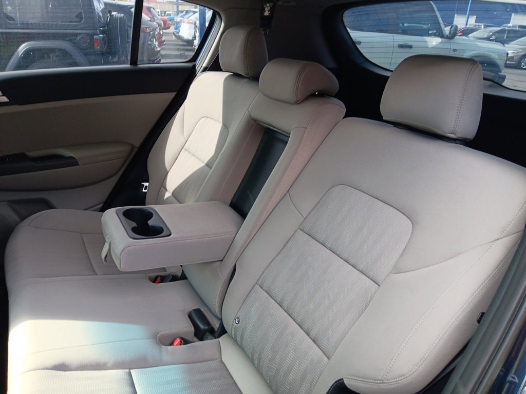 Used 2022 Kia Sportage LX image 6