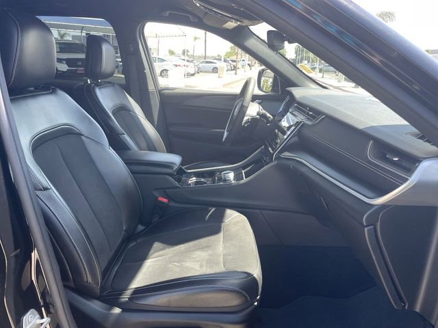 Used 2023 Jeep Grand Cherokee Altitude AWD/4WD image 27