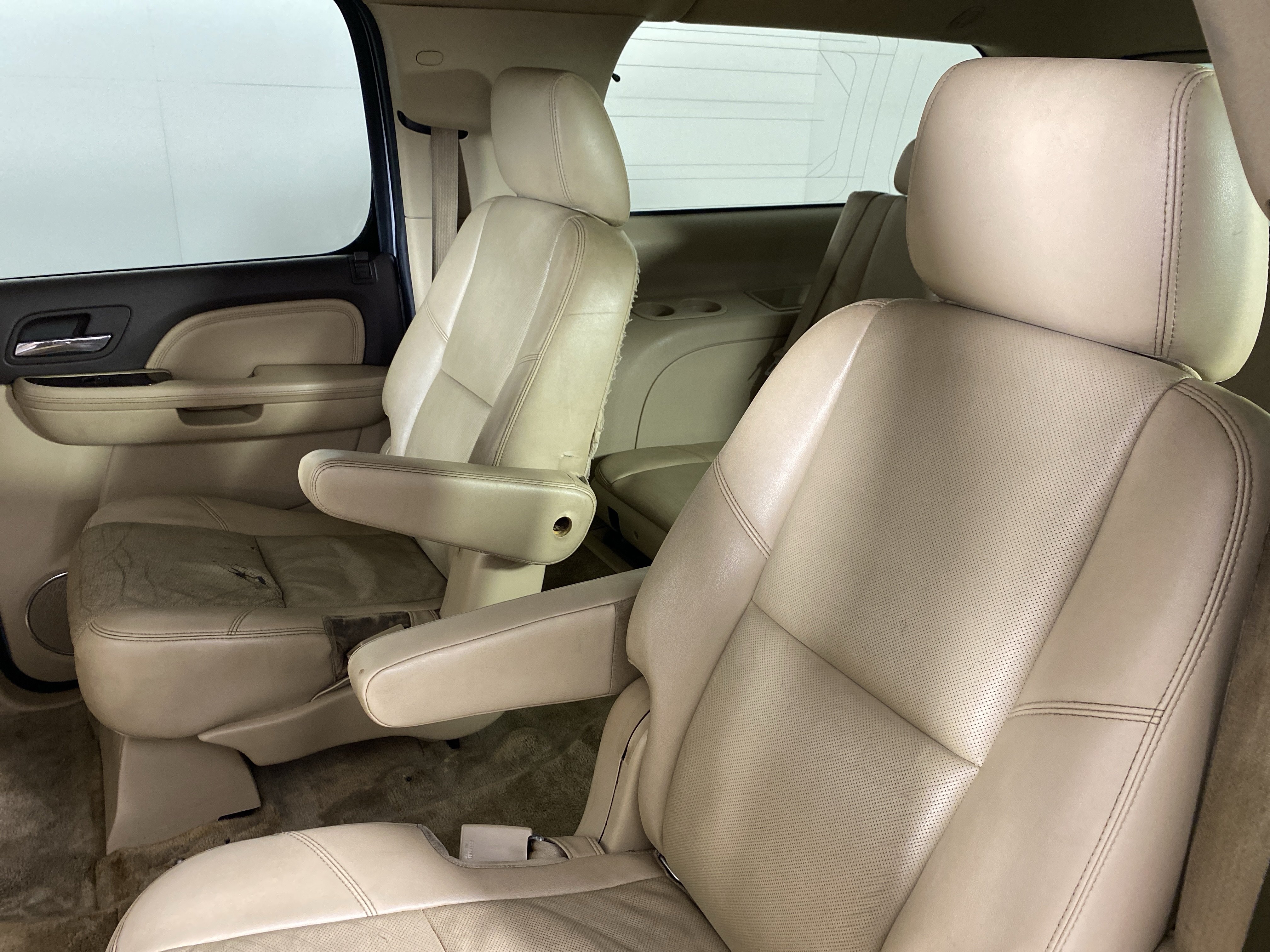 Used 2013 GMC Yukon XL Denali AWD/4WD image 29