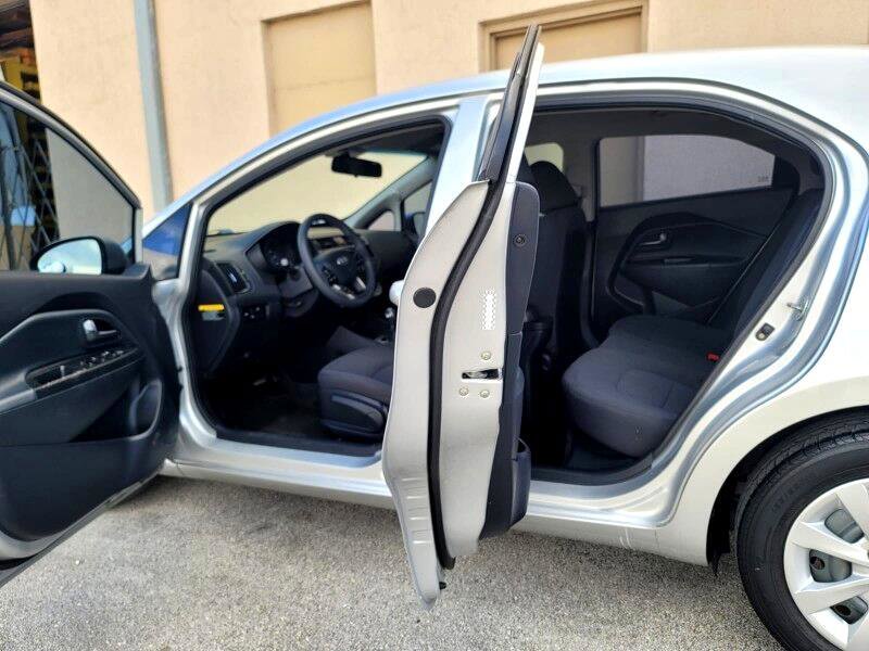 Used 2013 Kia Rio EX image 18