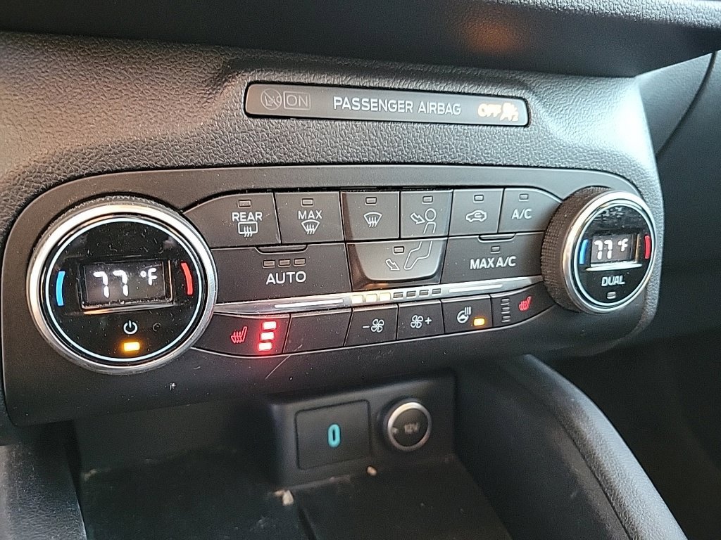 Used 2020 Ford Escape Titanium FWD image 10