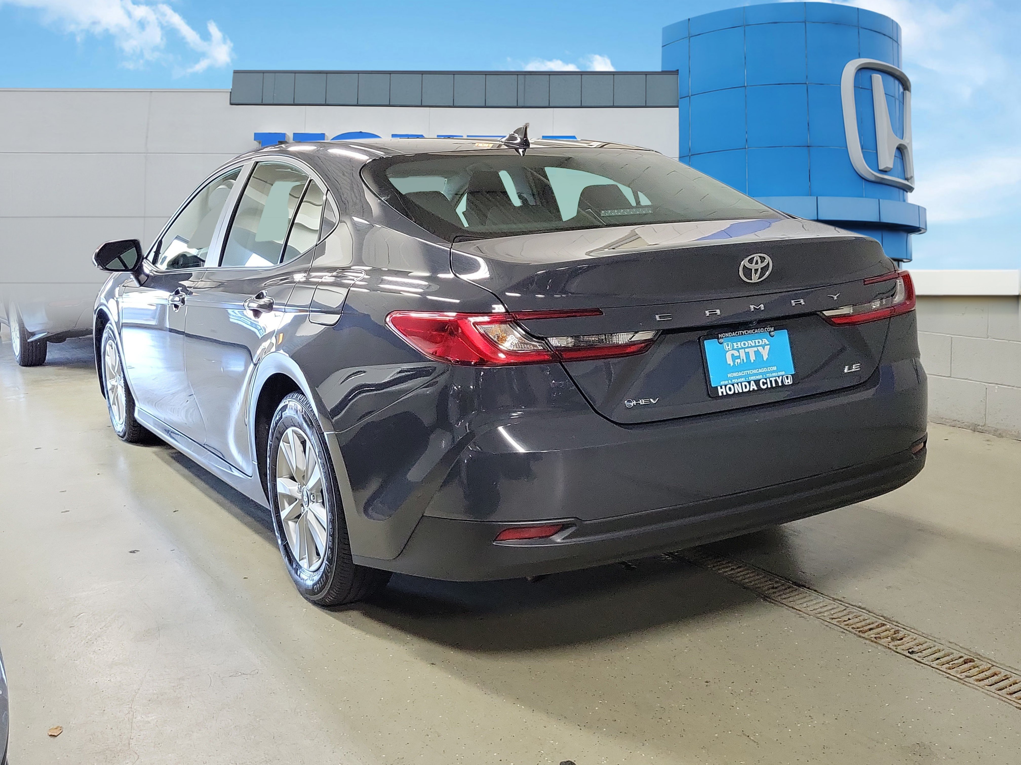 Used 2025 Toyota Camry LE FWD image 4