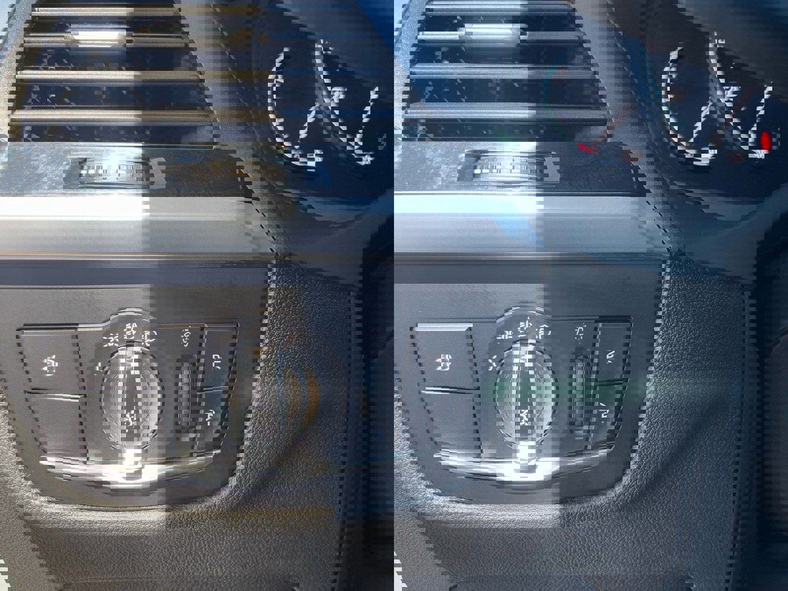 Used 2020 BMW X3 sDrive30i w/ Convenience Package image 28