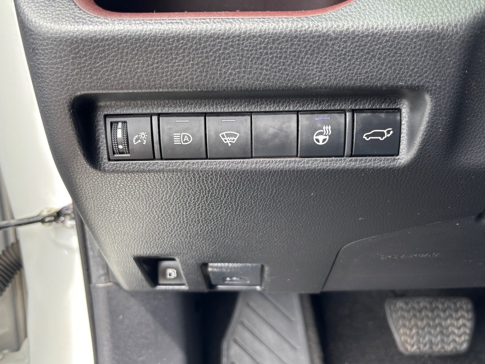 Used 2022 Toyota RAV4 Limited w/ Limited Grade Weather Package AWD/4WD image 27