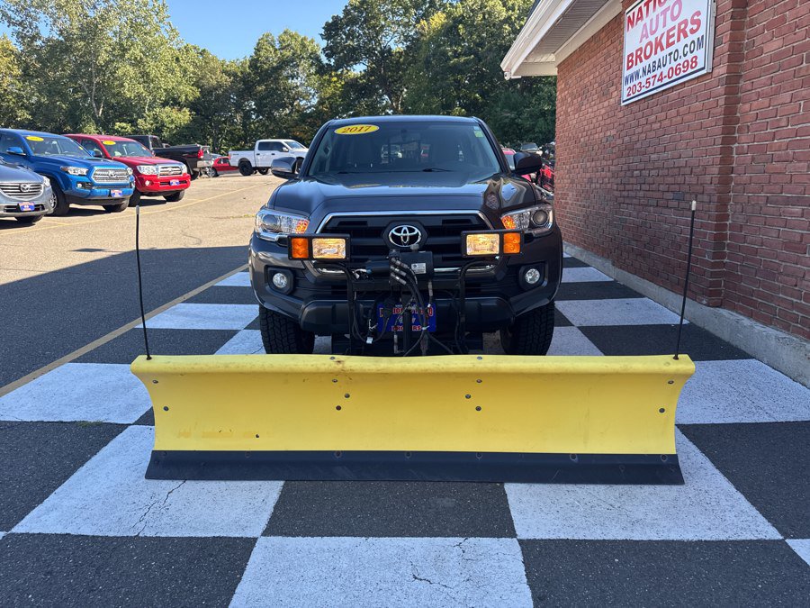 Used 2017 Toyota Tacoma SR5 AWD/4WD image 6