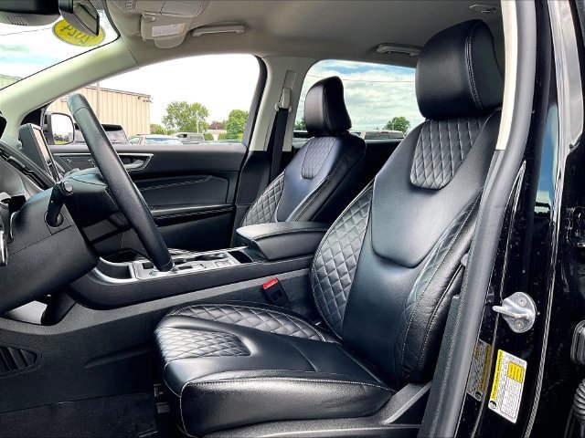 Used 2024 Ford Edge Titanium AWD/4WD image 10
