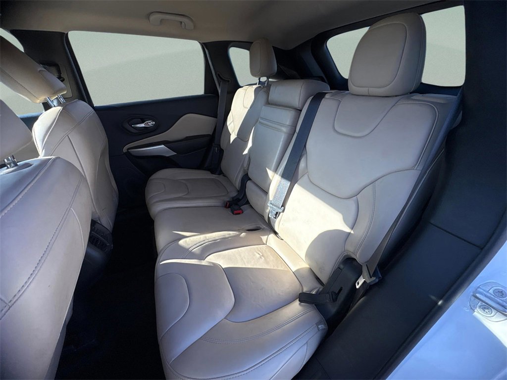 Used 2018 Jeep Cherokee Limited image 9