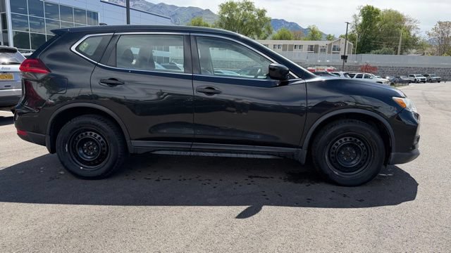 Used 2017 Nissan Rogue S AWD/4WD image 2
