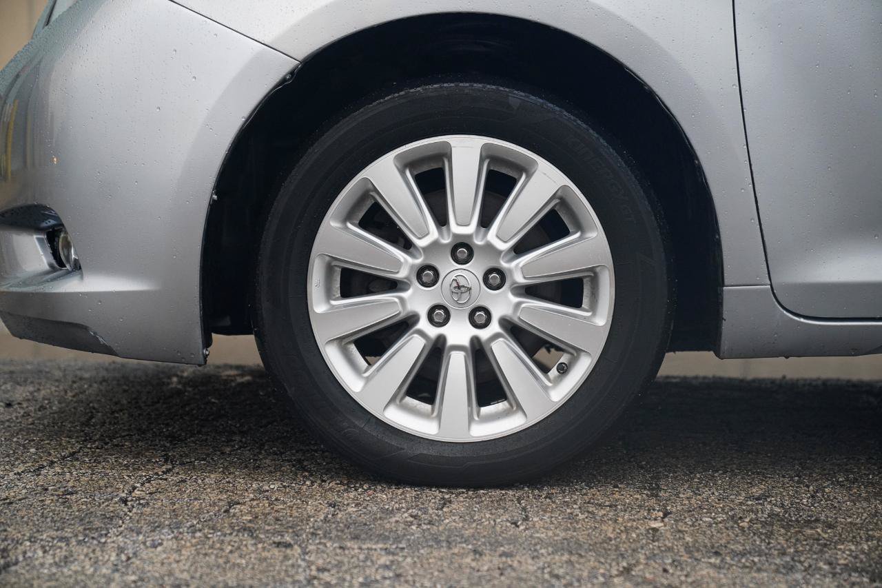 Used 2015 Toyota Sienna XLE w/ XLE Navigation Package AWD/4WD image 9