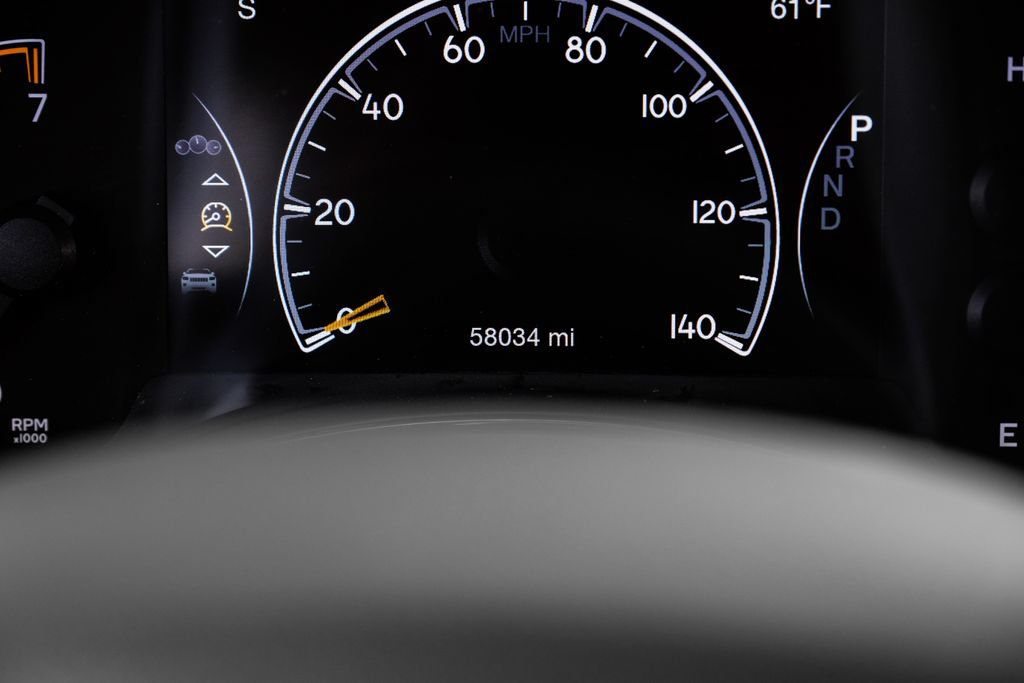 Used 2022 Jeep Grand Cherokee Limited w/ Tech Group AWD/4WD image 3