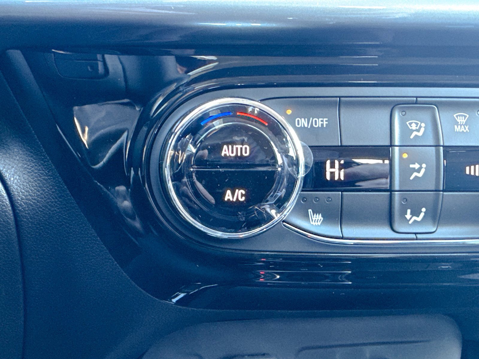 New 2026 Chevrolet Trax LT w/ Driver Confidence Package image 29