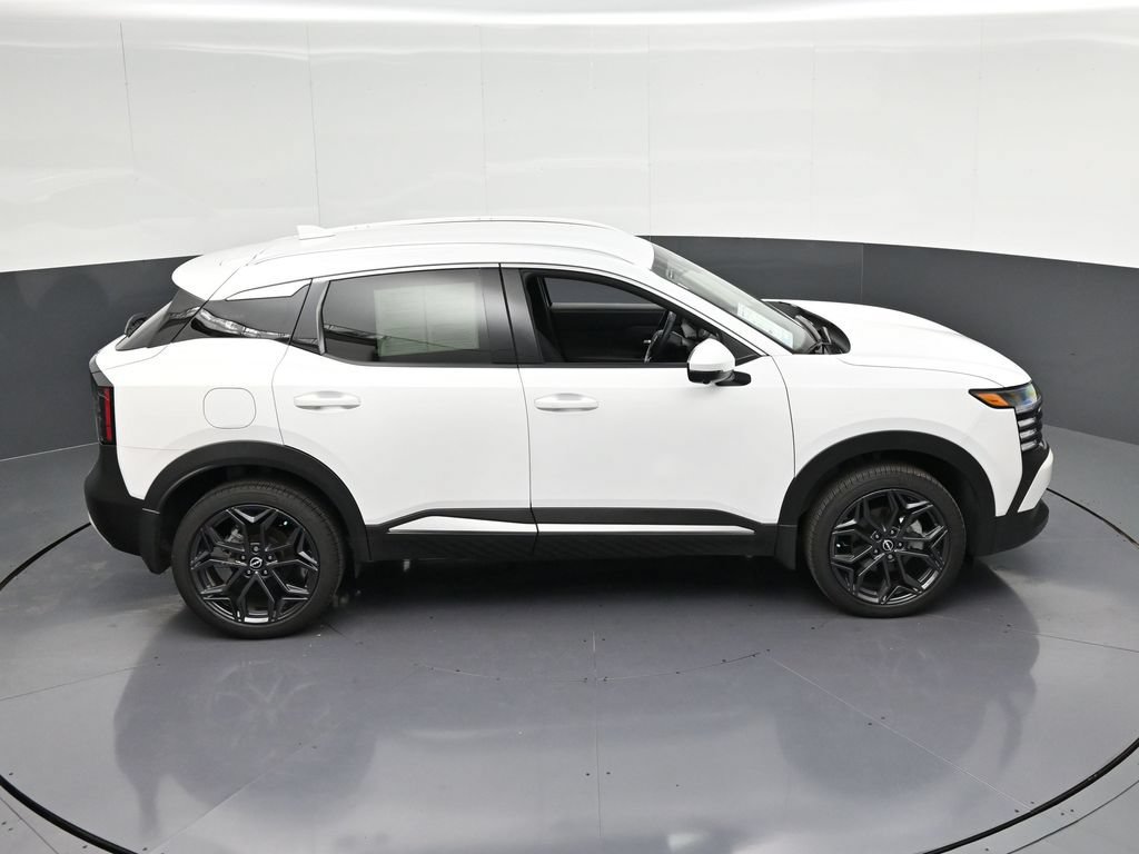 Used 2025 Nissan Kicks SR FWD image 24