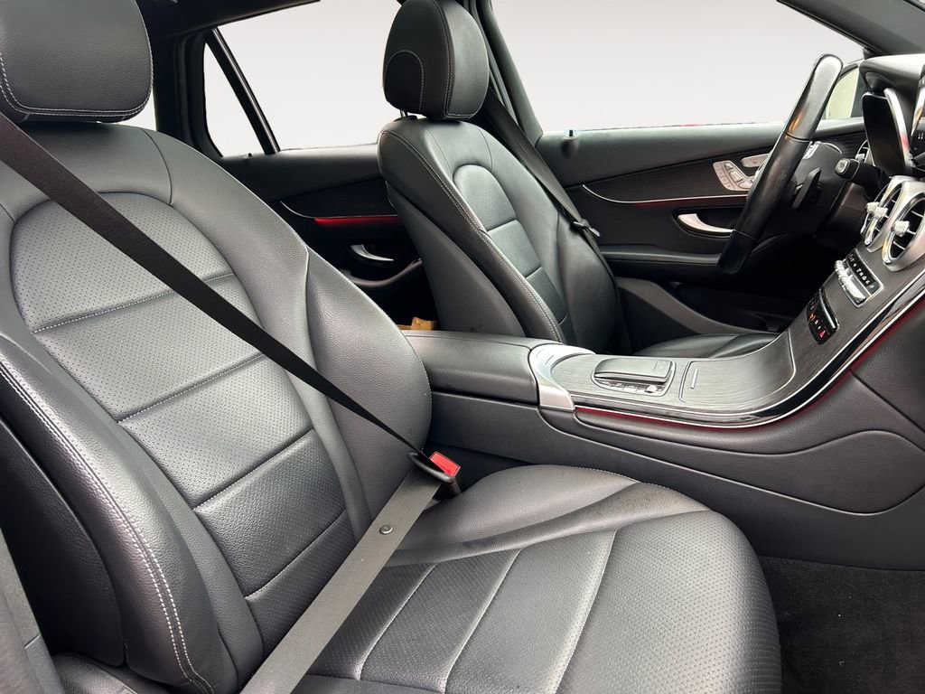 Used 2022 Mercedes-Benz GLC 300 4MATIC image 15