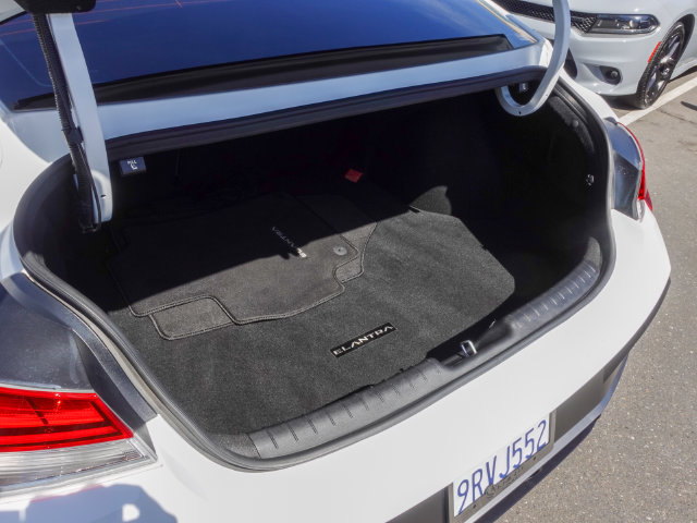 Used 2025 Hyundai Elantra Limited w/ Cargo Package FWD image 25