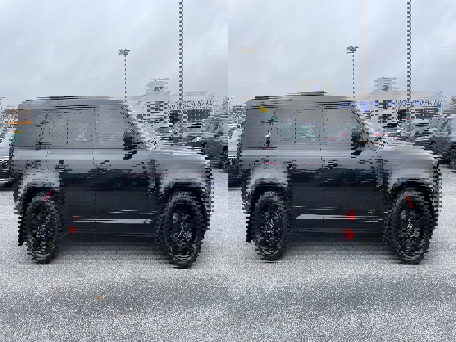 Used 2022 Land Rover Defender 110 X image 2