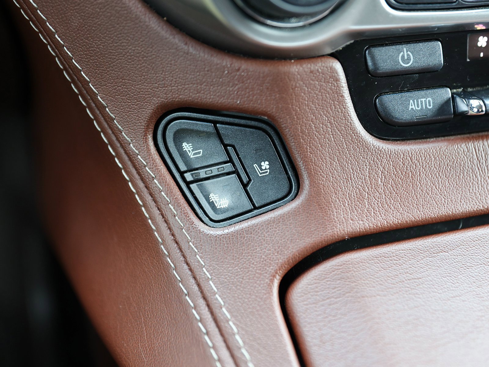 Used 2019 Chevrolet Tahoe Premier image 34