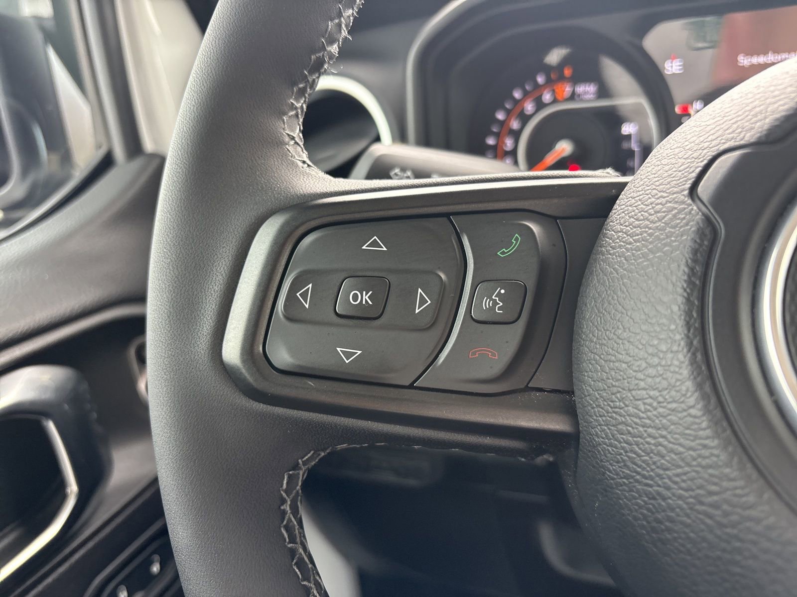 Used 2025 Jeep Gladiator Sport image 26