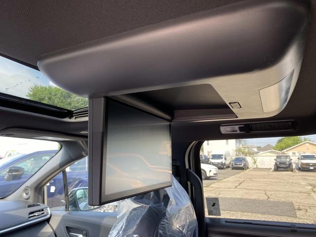New 2026 Toyota Sienna Platinum AWD/4WD image 9