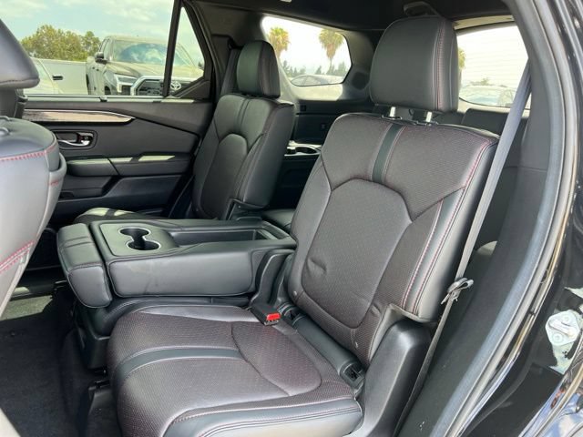Used 2025 Honda Pilot Black Edition image 20