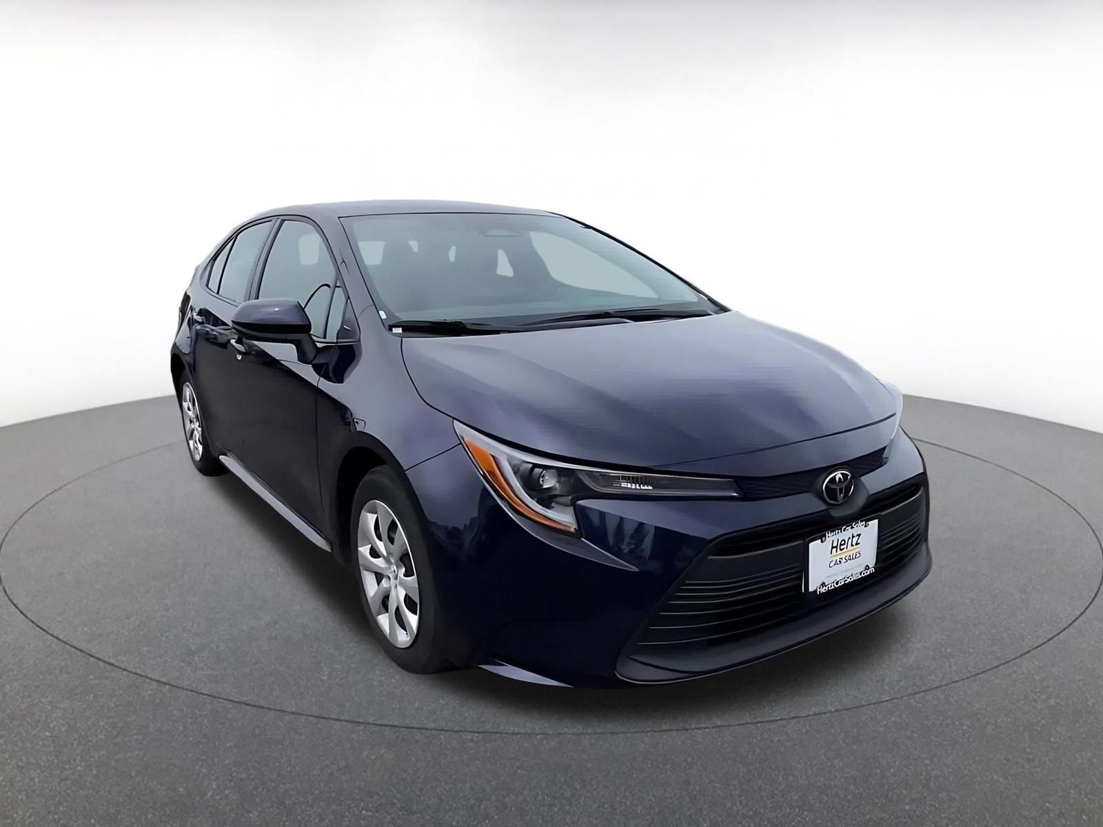 Used 2025 Toyota Corolla LE FWD image 3